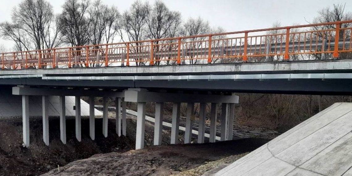 Обновленный мост в Копышовке связал населенные пункты Майнского района