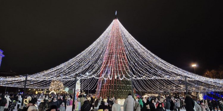 Все муниципалитеты Ульяновской области должны завершить новогоднее оформление к 8 декабря