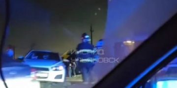 Две легковушки столкнулись лоб в лоб на улице Новосельдинской в Ульяновске