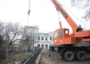 В Ульяновске расчищают склон у парка «Дружбы народов» для восстановления вида на Волгу