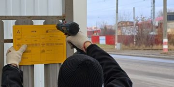 В Засвияжском районе Ульяновска обновляют расписания на автобусных остановках