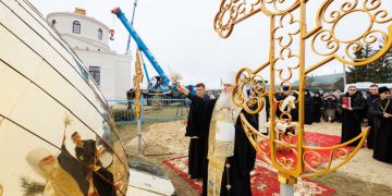 На Спасский храм в Ляховке вернулись исторические купола и кресты