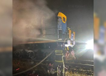 Горящий тепловоз в Ульяновске тушили 37 человек