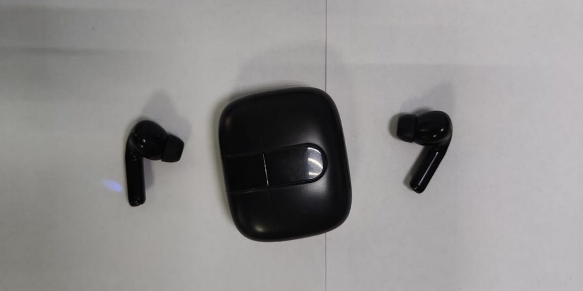 Беспроводные наушники изъяли у посетителя исправительной колонии в Димитровграде