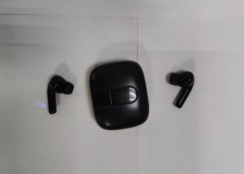 Беспроводные наушники изъяли у посетителя исправительной колонии в Димитровграде