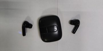 Беспроводные наушники изъяли у посетителя исправительной колонии в Димитровграде