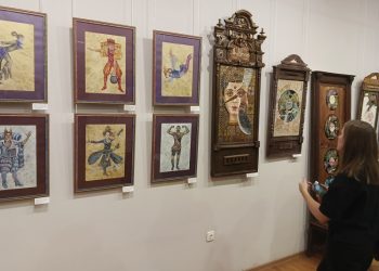 В Ульяновске открылась выставка главного художника театра кукол