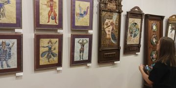 В Ульяновске открылась выставка главного художника театра кукол