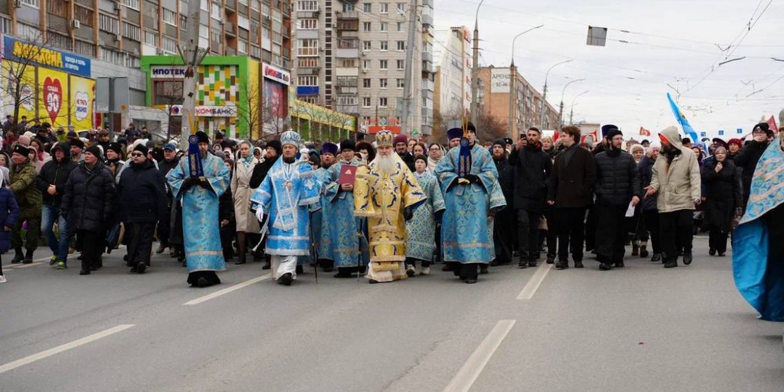 7 000 ульяновцев прошли крестным ходом с Казанской Жадовской иконой Божией Матери