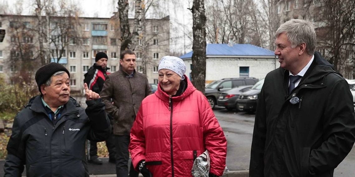 Русских поручил сформировать перечень ульяновских дворов для благоустройства в 2026 году
