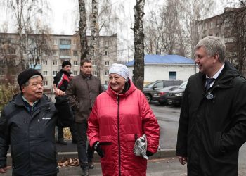 Русских поручил сформировать перечень ульяновских дворов для благоустройства в 2026 году