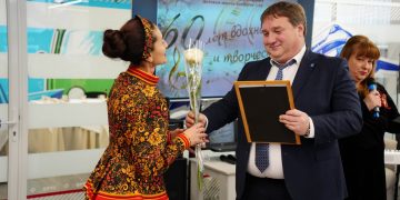 Мэр Ульяновска поздравил ДШИ №12 с 60-летним юбилеем