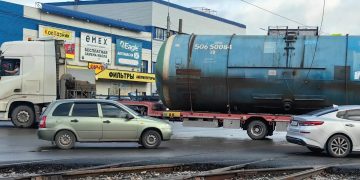 Тягач с цистерной порвал трамвайные провода в Засвияжье