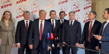 Ульяновский губернатор пообщался с Зюгановым на съезде КПРФ