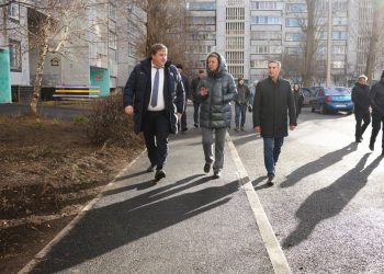 Первый за 40 лет капитальный ремонт: во дворе на Карбышева появились новые тротуары и парковки