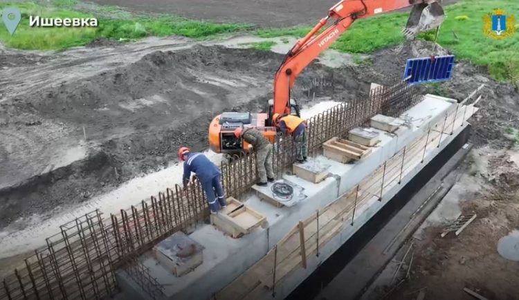 В Ишеевке после вмешательства прокуратуры построили новый мост через Свиягу