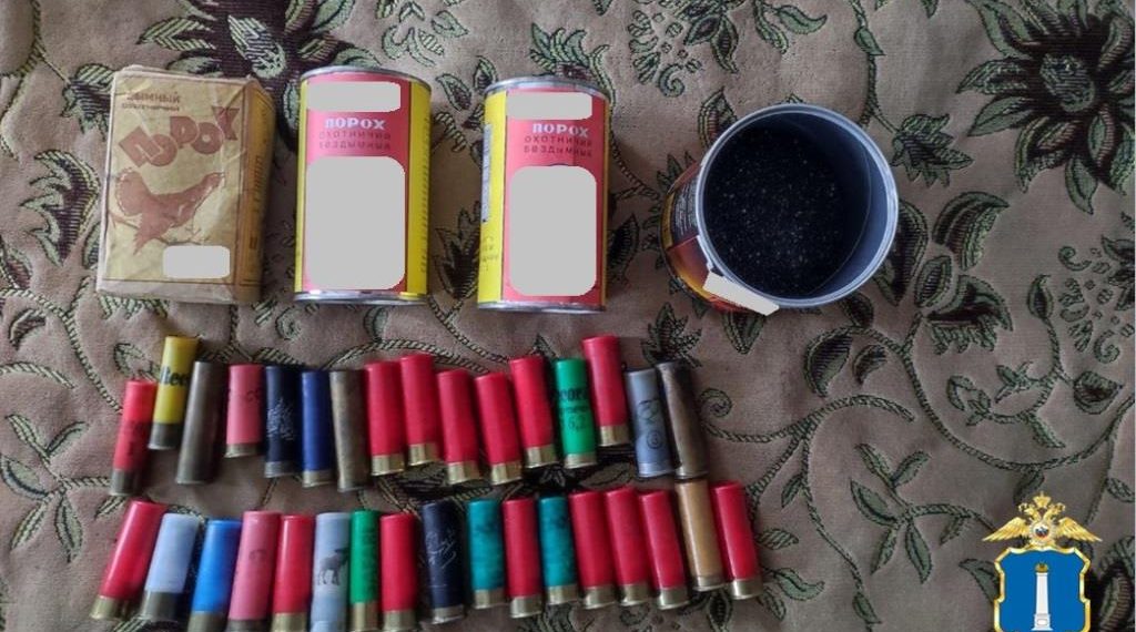 Полицейские изъяли боеприпасы и порох в Инзе и в Майнском районе