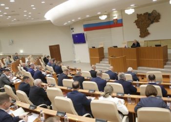 Ульяновские депутаты перенаправили деньги на дороги, зарплаты и переселение из аварийного жилья