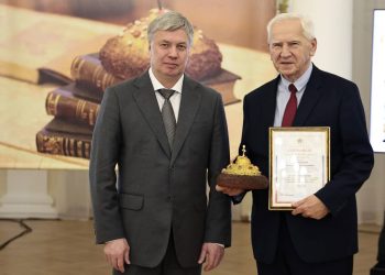 Русских наградил лучших ульяновских краеведов премией «Шапка Мономаха»