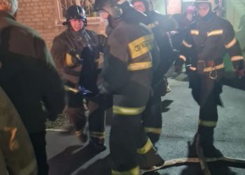 Пожар в Ульяновске: 10 человек эвакуировались сами, одного спасли пожарные