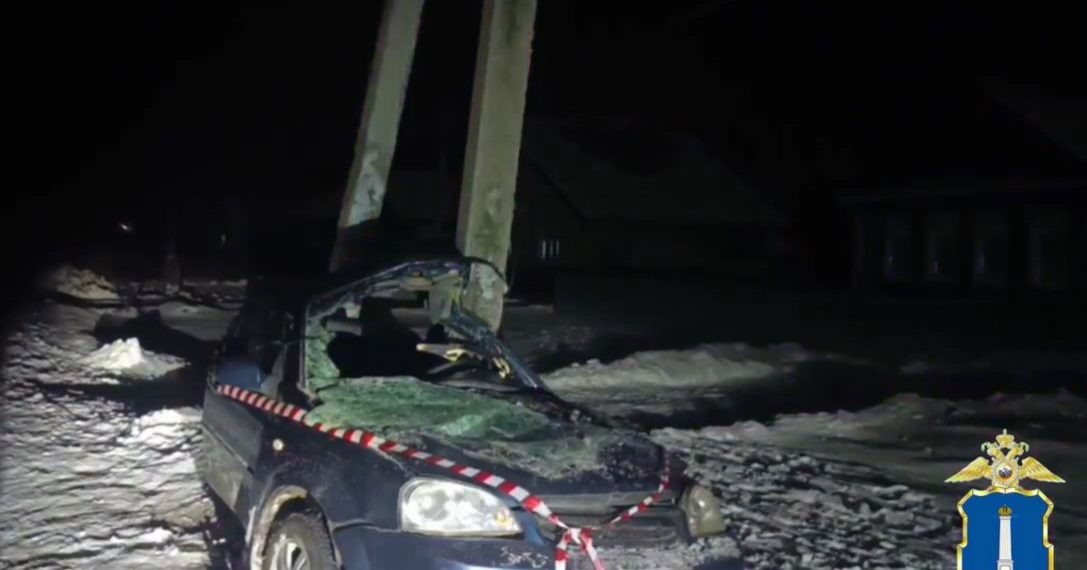 На трассе под Ульяновском погиб водитель врезавшейся в опору ЛЭП легковушки