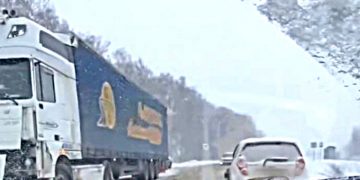 Фура и легковушка столкнулись на трассе под Ульяновском у села Озерки