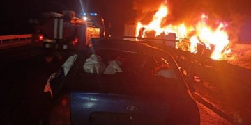 Три человека погибли в столкновении легковушки и фуры под Ульяновском