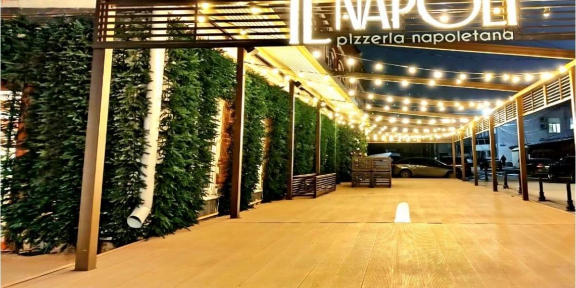 В центре Ульяновска создают новогоднюю сказку: бизнес поддержал инициативу властей