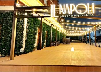 В центре Ульяновска создают новогоднюю сказку: бизнес поддержал инициативу властей