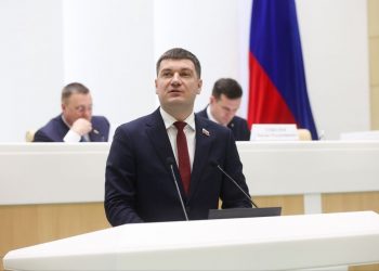 Ножечкин предложил строить приюты для животных на землях сельхозназначения