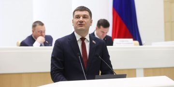 Ножечкин предложил строить приюты для животных на землях сельхозназначения