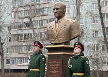 В Ульяновске открыли бюст герою-танкисту Максиму Михайлову