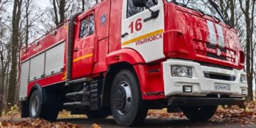 Пожилого жильца спасли из горящей квартиры в Дмиитровграде