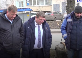 Болдакин проверил, как в Ульяновске меняют трубы без раскопок