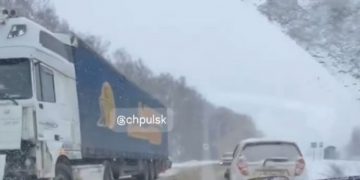 Фура и легковушка столкнулись на трассе под Ульяновском у села Озерки