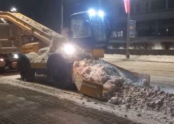 В мэрии рассказали и показали — как ночью очищали Ульяновск от снега