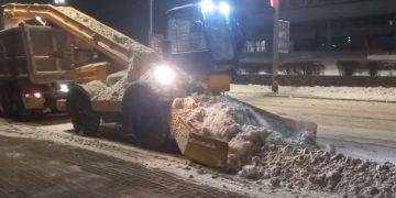 В мэрии рассказали и показали — как ночью очищали Ульяновск от снега