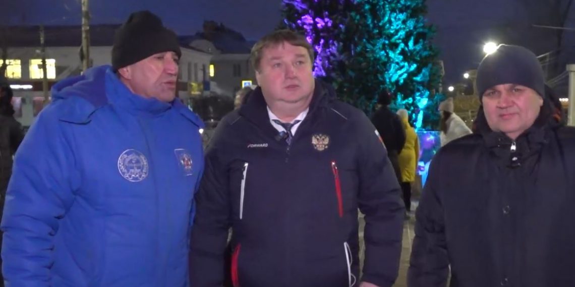 Мэр проверил, как Ульяновск украшают к Новому году — видео
