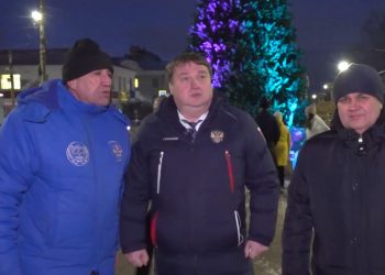 Мэр проверил, как Ульяновск украшают к Новому году — видео