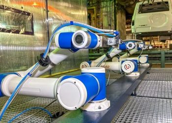 УАЗ внедряет роботов для нанесения защитного покрытия на кузова