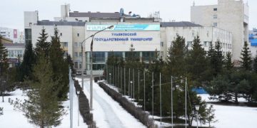 Глава Ульяновска Александр Болдакин поздравил УлГУ с 30-летием