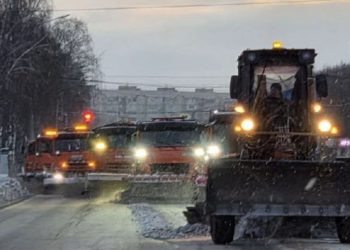 Ульяновские дорожники ведут комплексную обработку улиц от колейности и гололеда