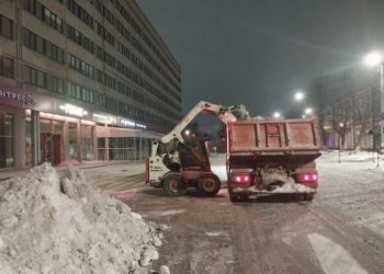 В Ульяновске усилена уборка снега на тротуарах и остановках