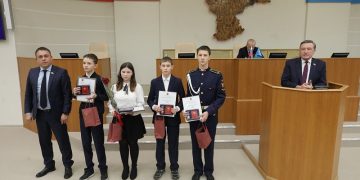 Подросткам из Ульяновской области вручили награды за героизм