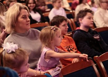 Губернатор посетил новогоднюю ёлку для детей участников СВО в Димитровграде