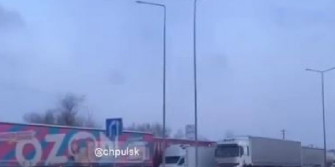 Пробка на трассе М5 под Ульяновском: фуры стоят в сторону Солдатской Ташлы