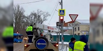 В Ульяновске на улице Шевченко установлены новые дорожные знаки для безопасности движения