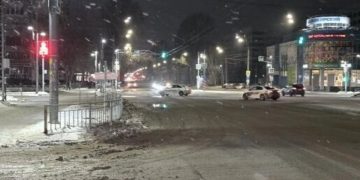 На перекрестке Ленинского Комсомола и Генерала Тюленева в Ульяновске изменили режим светофора