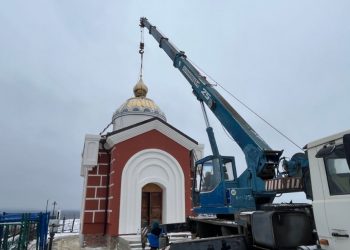 Новые купол и крест увенчали часовню на Никольской горе в Сурском