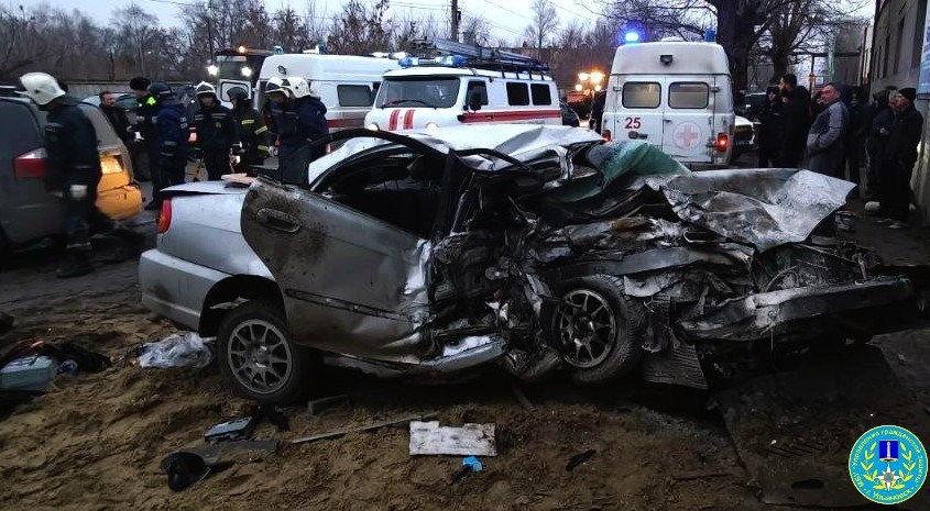 Двое взрослых и трое детей пострадали в жёстком ДТП на Хваткова в Ульяновске